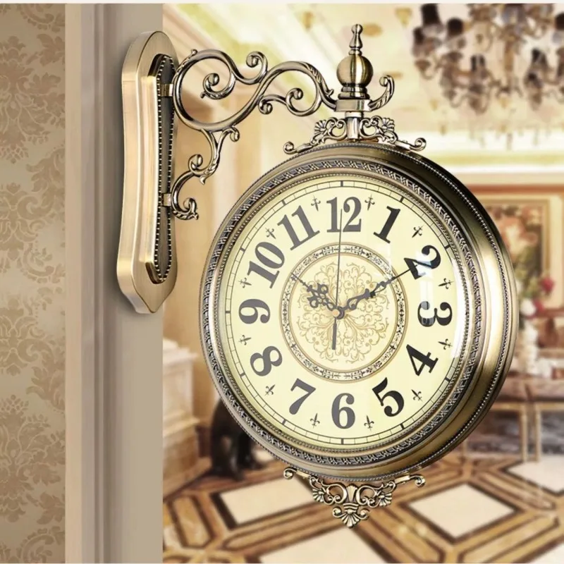 Nordic Double-sided Wall Clock Interior Retro Luxury Metal Corner Wall Clock Creative Roman Numerals Rotatable Clocks Home Decor