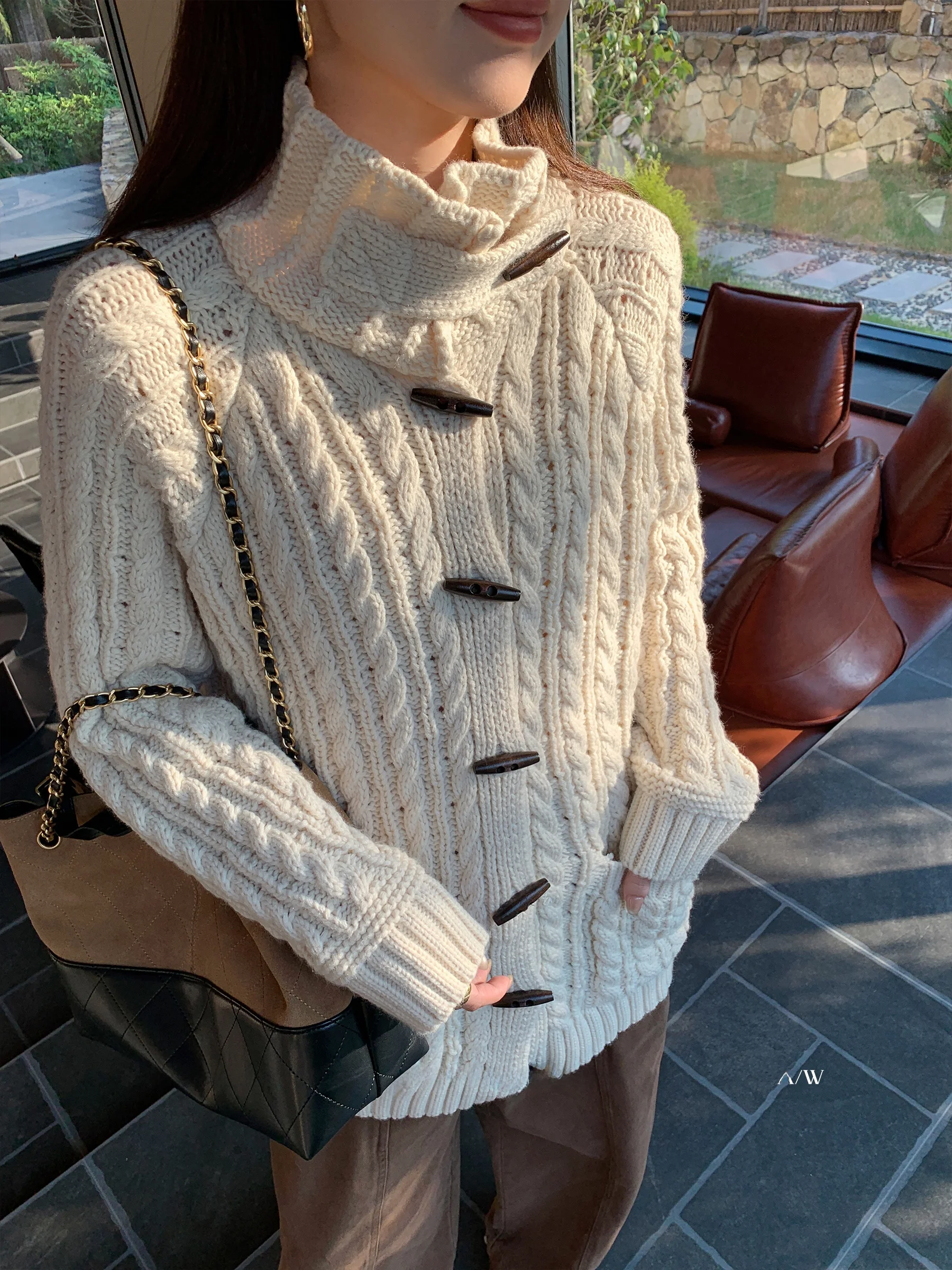 

Свободный женский вязаный кардиган Oaeal однотонного цвета в корейском стиле, на пуговицах, для зимнего сезона, стандартной длины, с воротником-стойкой