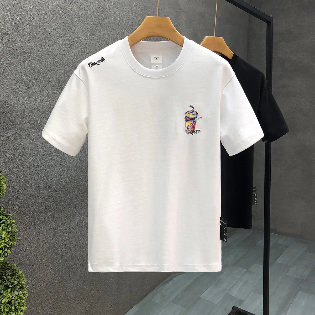 Summer New Short sleeved T-shirt, Men's Personality Trend, Youth Loose Design, High end Half sleeved T-shirt Top