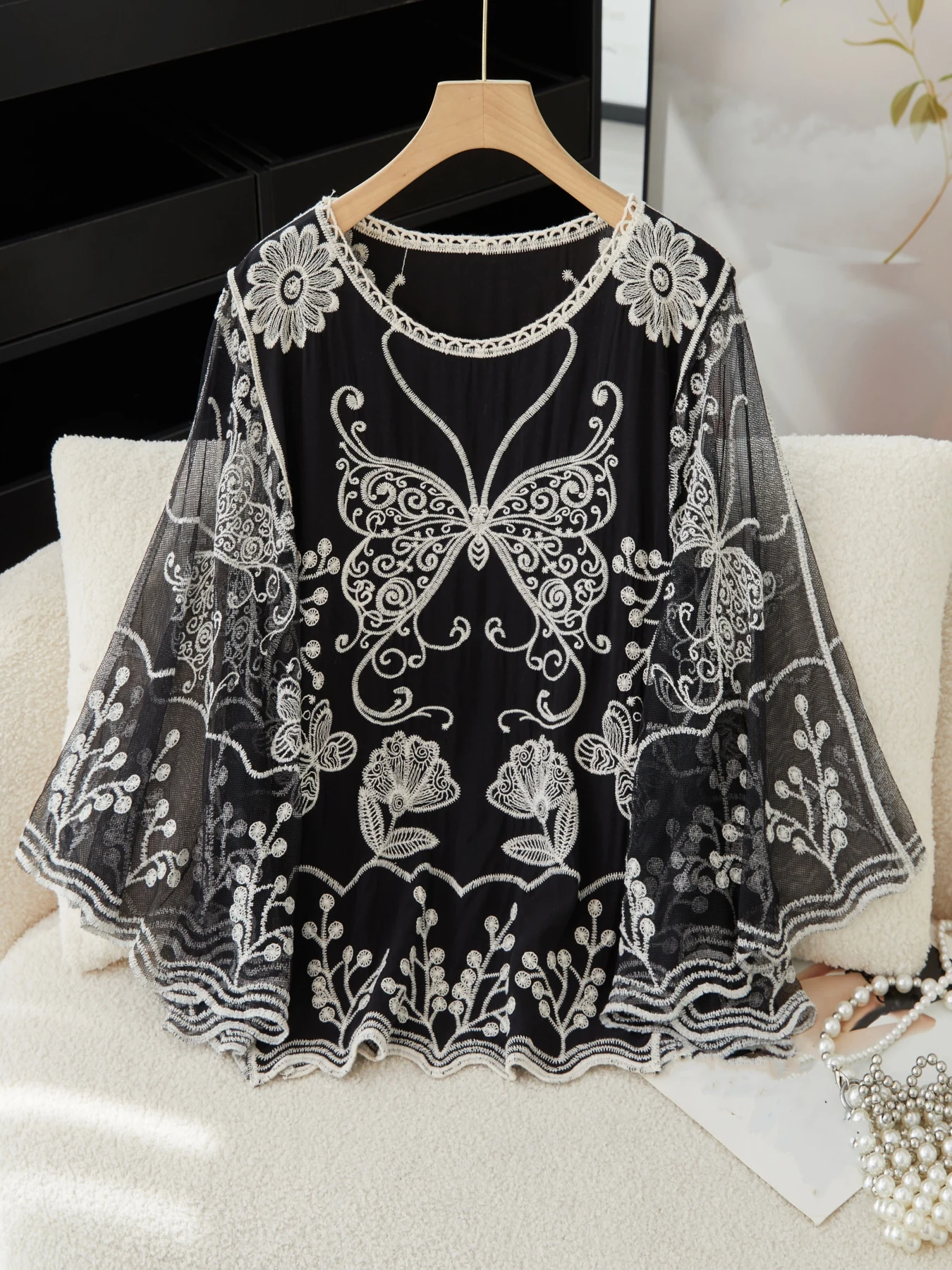 

Летняя женская пляжная рубашка в богемном стиле, сетчатый лоскутный пуловер с вышивкой, топ с рукавами-бабочками, солнцезащитная рубашка