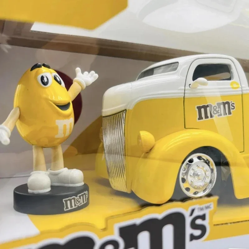 1:24 M&M\'S YELLOW & 1947 Ford COE FLATBED Simulation Diecast Car Metal Alloy Model Car Toys for Children Gift Collection J310