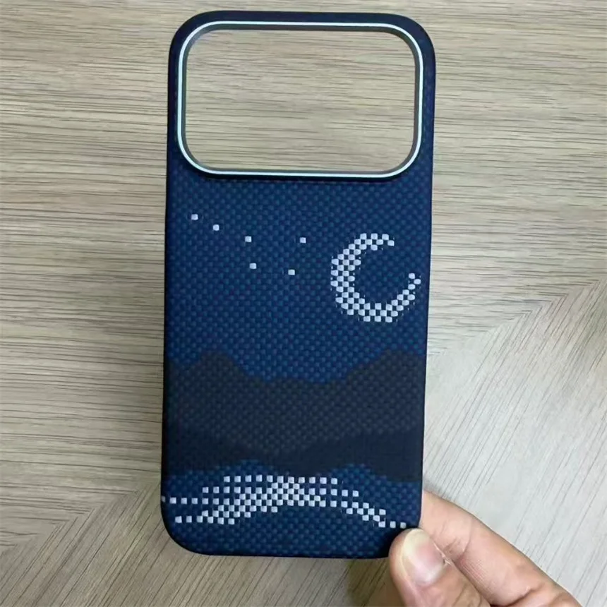حافظة كيفلر المغناطيسية لهاتف آيفون 17 16 15 برو ماكس غطاء من ألياف الكربون الأراميد رفيع للغاية وخفيف الوزن ودرع نحيف ومتين