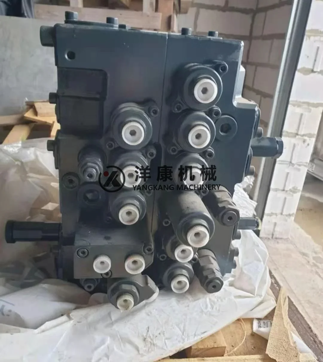 R220-9S Main Control Valve 31Q6-19111 31Q6-19112 31Q8-19110 31Q6-19113