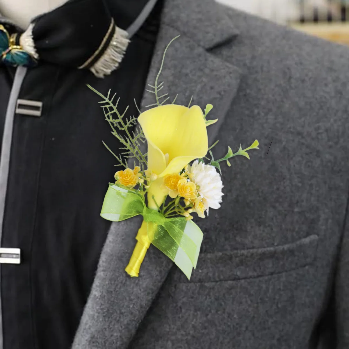 

Wedding Wrist Corsage and Boutonniere Set, 2 Pcs Artificial Flower Calla Lily Hand Flower Set for Graduation Prom