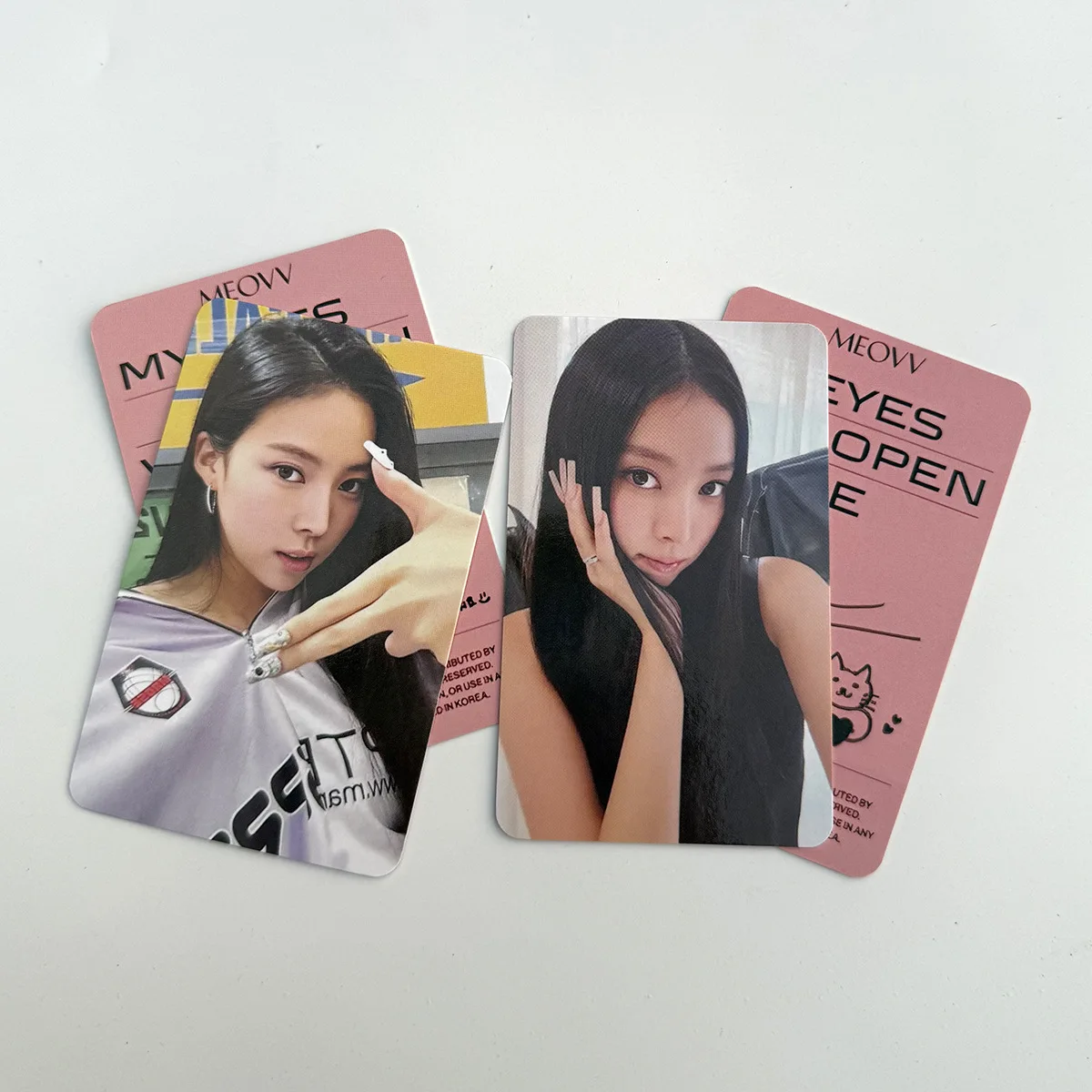 بطاقات الصور KPOP MEOVV ألبوم عيني المفتوح بطاقات لومو KTOWN4U YG SELECT Store بطاقة الاستفادة آنا نارين غاوون سوين هدايا المشجعين