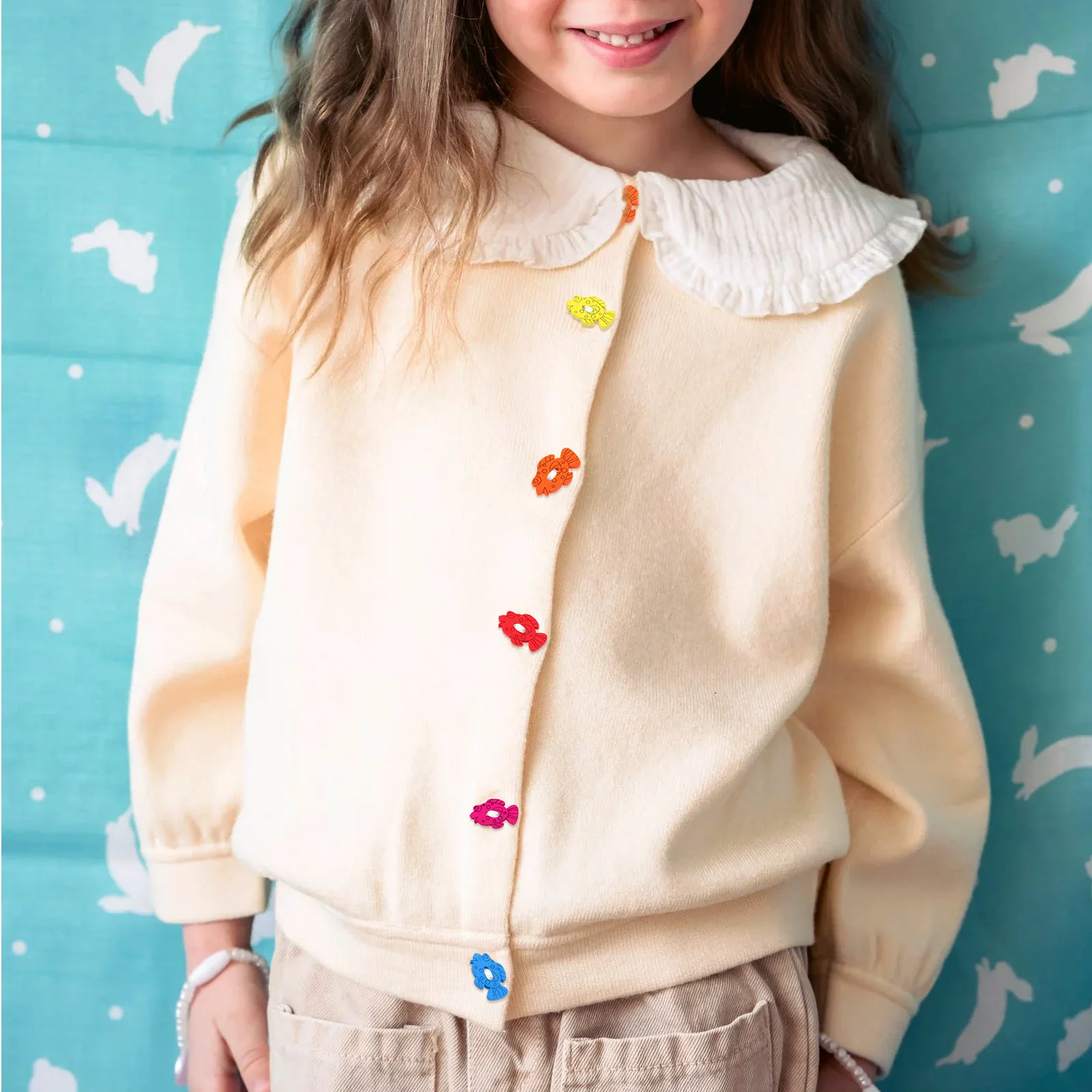 

100Pcs Wooden Printing Buttons Cartoon Fish Style DIY Sewing Fasteners for Garments Jackets Shirts Craft Projects