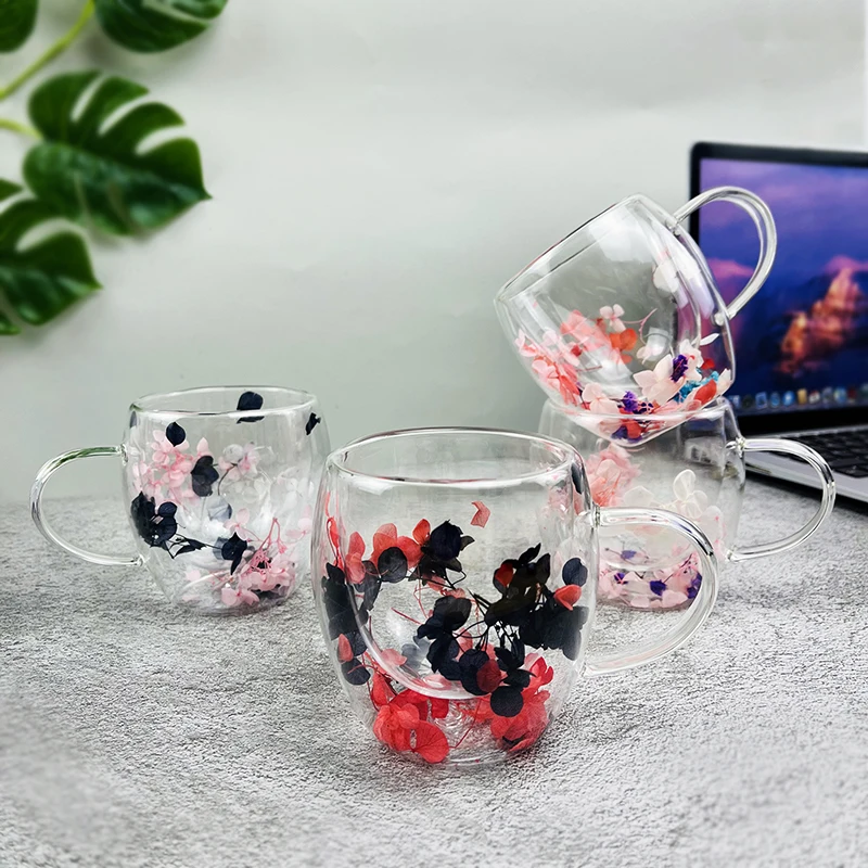 Taza de café de doble pared con asas, tazas de leche transparentes, regalos, vaso de vidrio de borosilicato alto, relleno de flores simuladas,