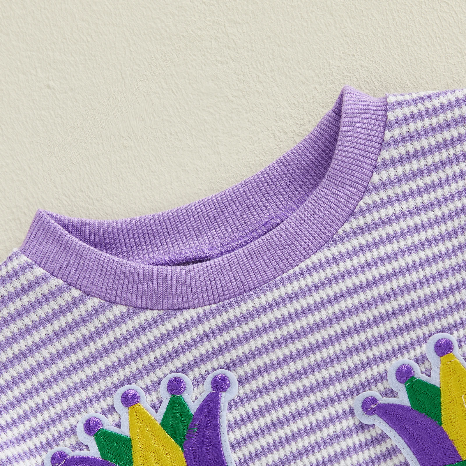 بلوزات كرنفال للفتيات الصغيرات بأكمام طويلة ورقبة دائرية ومطرزة على شكل تاج بلوفر مخطط