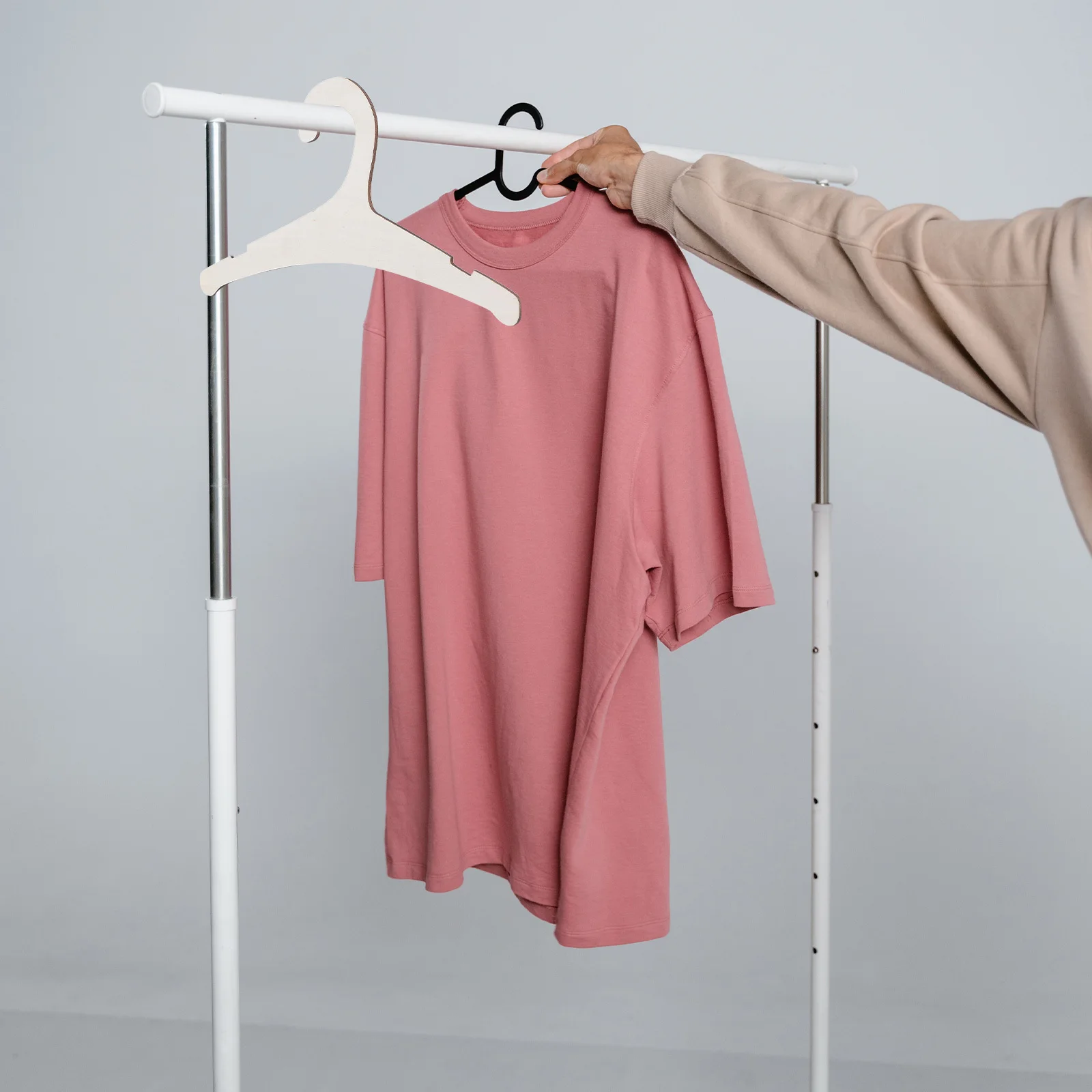 

20Pcs Wooden Childrens Hangers Anti-Slip Design Reliable Material Clothing Organizer Closet Clothes Dresses