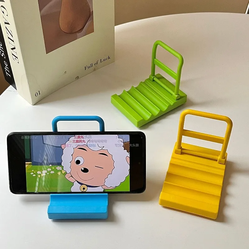 

Cute Mini Cart Minimalist Instagram-Style Desktop Decor for Student Dorms Lazy Person’s TV-Watching Essential Phone Stand