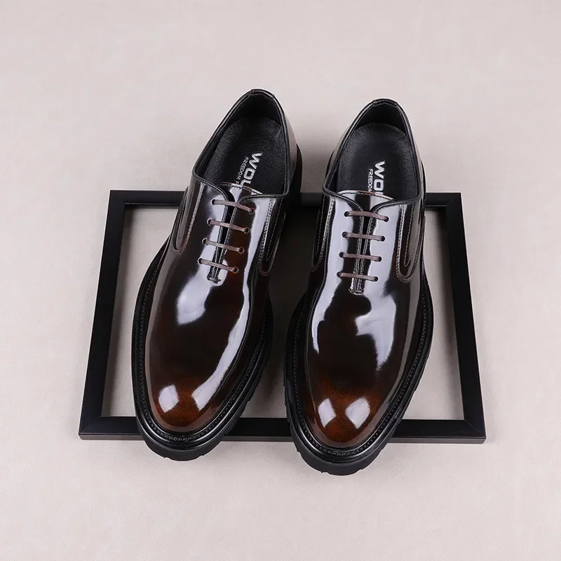 

The New Formal Business Leather Shoes Men Cowhide and Round Head and Thick Soled Men Shoes