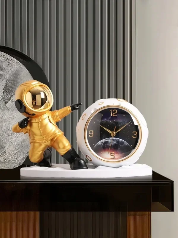 Children Astronaut Boy Clock Home Light Luxury Desktop Clock Living Room Decoration Astronaut Clock Ornament