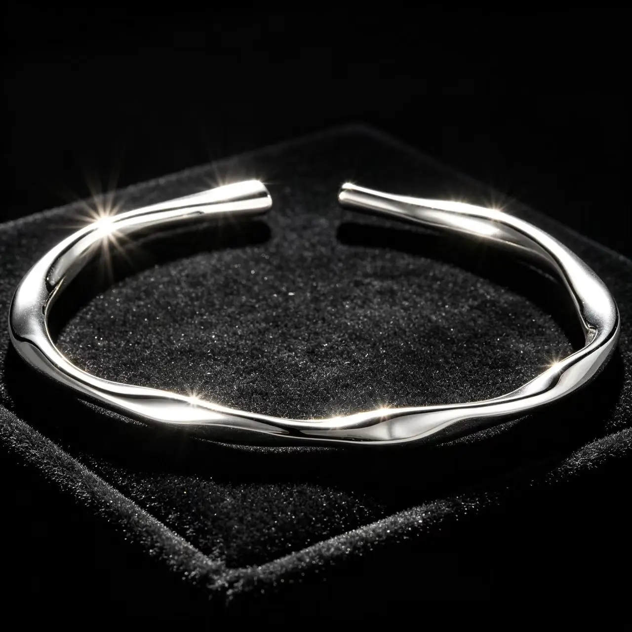 s925-pure-silver-mobius-bracelet-unique-design-luxurious-and-versatile-high-end-hand-accessory