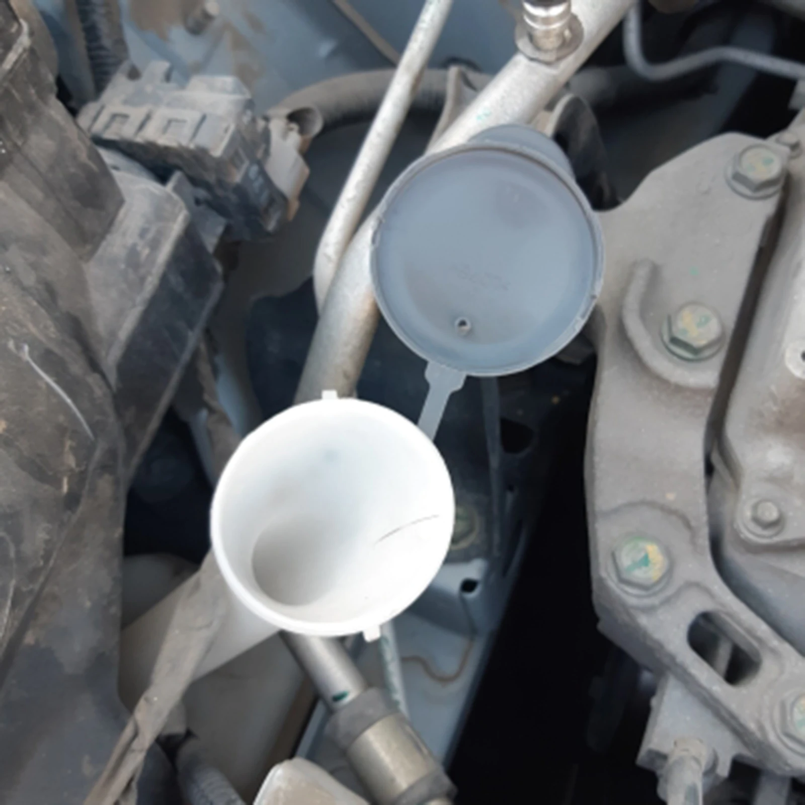 الجبهة ممسحة جزء غسالة السائل خزان غطاء خزان المياه أغطية زجاجات غطاء لنيسان ميكرا K13 2011 2012 2013 2014 2015 2016