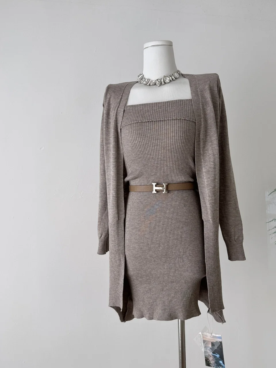 Sli Langes Strickjacke- und Röhrenoberteil Dr Zweiteiliges Set mit Gürtel Hohe Taille Französische Sle-Farbe Herbstfaion