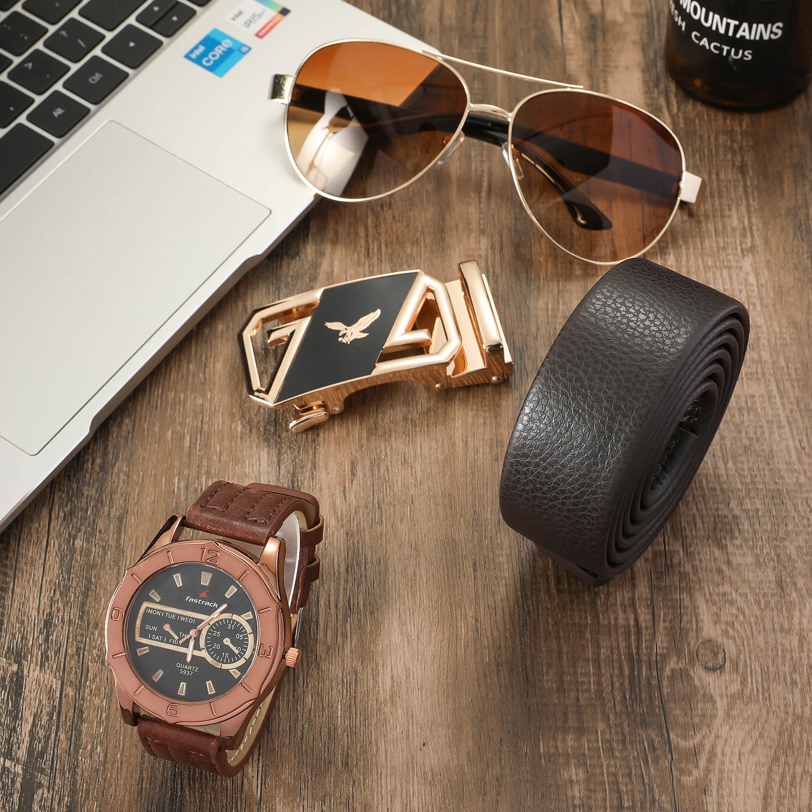 นาฬิกาผู้ชาย นาฬิกาผู้ชาย ปฏิทินกีฬา นาฬิกาควอทซ์ ผู้ชาย ความรู้สึกขั้นสูง แว่นกันแดด เข็มขัด กล่องของขวัญ 3 ชิ้น