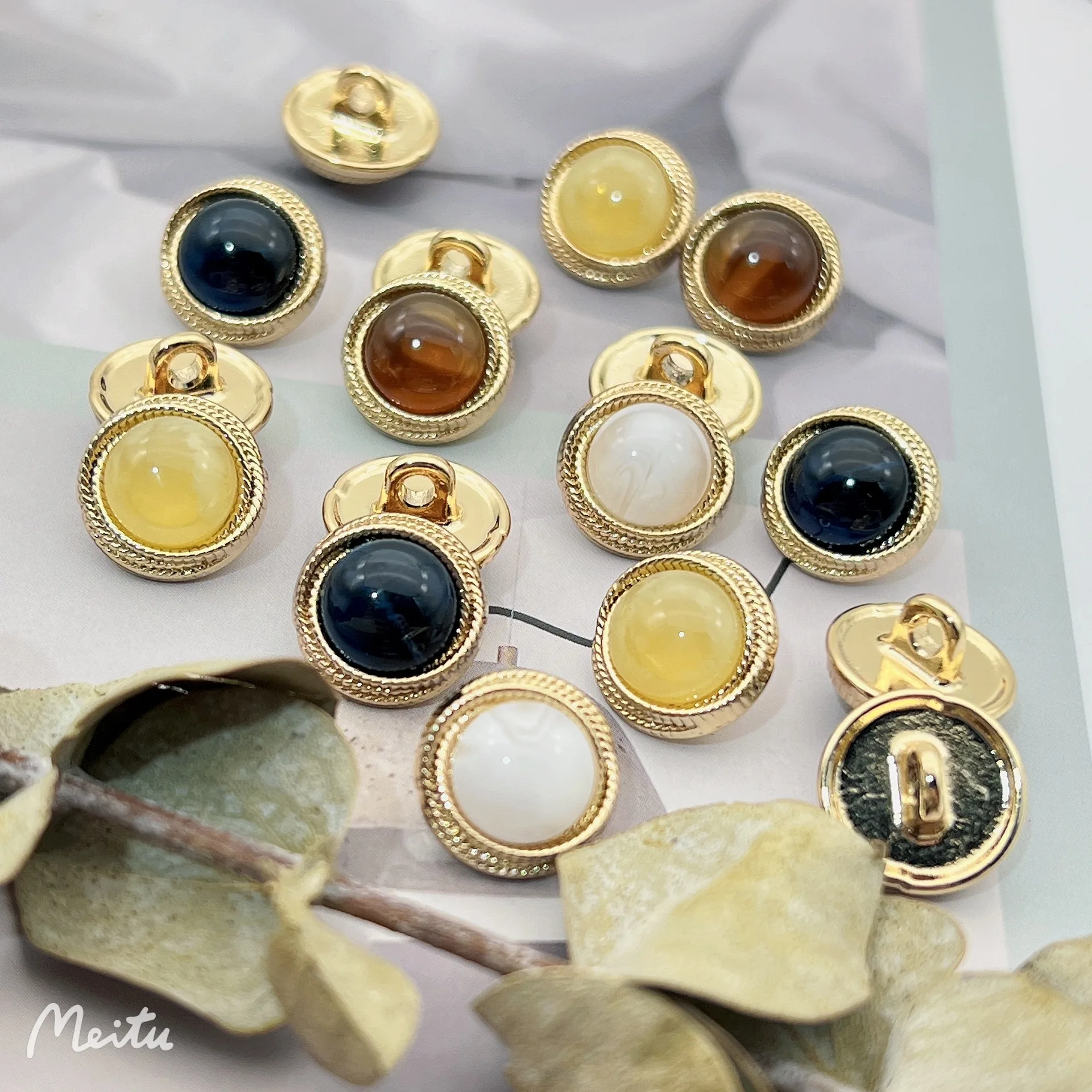 Stunning and Trendy Button Set - 10 Pieces of Cat's Eye Stone, Resin and Metal Combination Buttons for Coats and Clothing