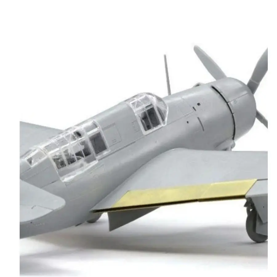 DRAMI DM5059 1/72 US Navy SB2C-3 Helldiver Assembly Model kit Precision