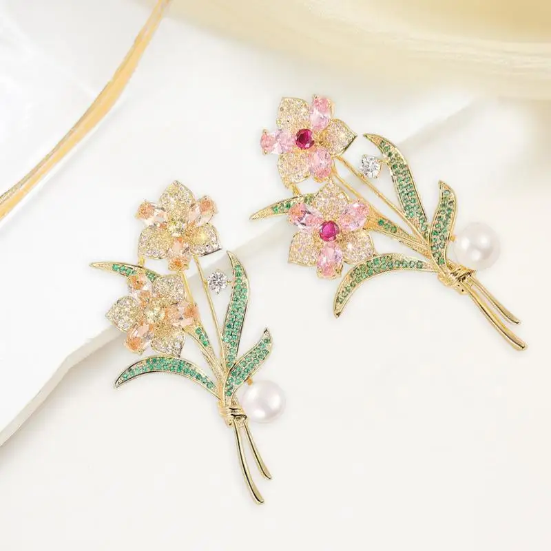 Exquisite Sparkling Crystal Rhinestone Flower Pearl Brooches For Women Clothing Coat Jewelry Accessries Gifts