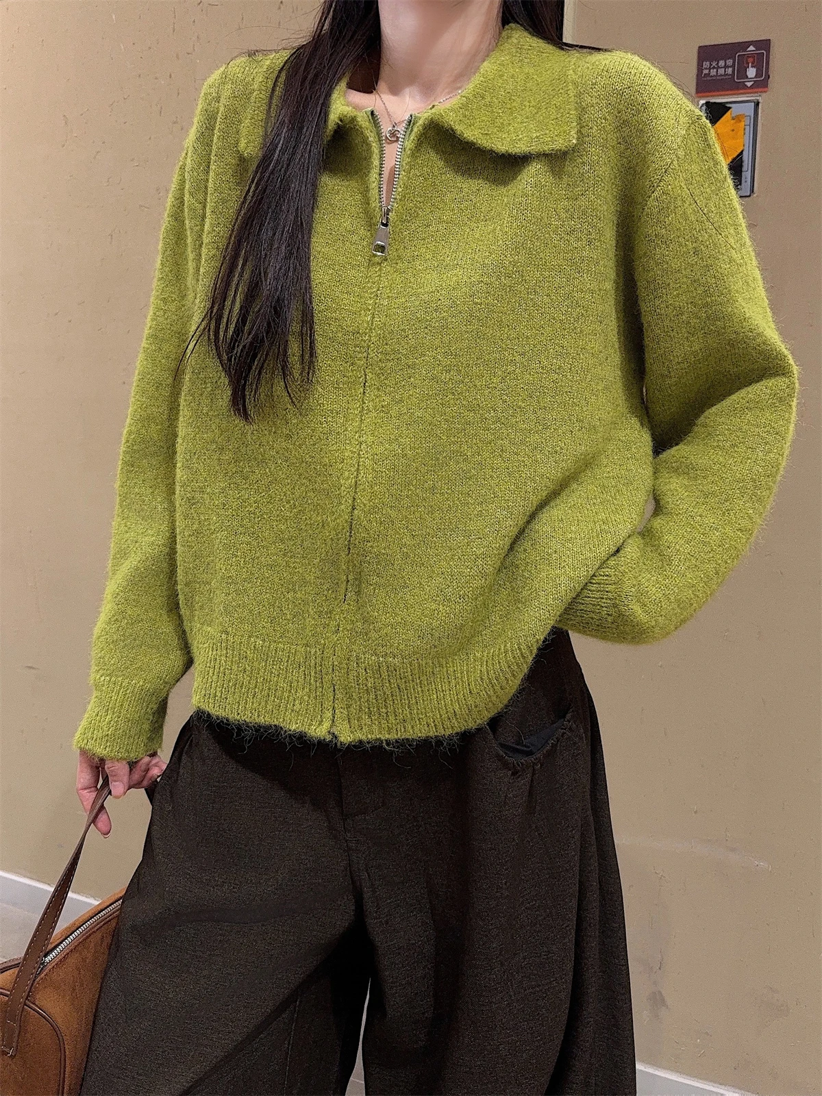 

Женский кардиган с воротником-поло, корейский флисовый свободный вязаный пальто на молнии на молнии, осень-зима