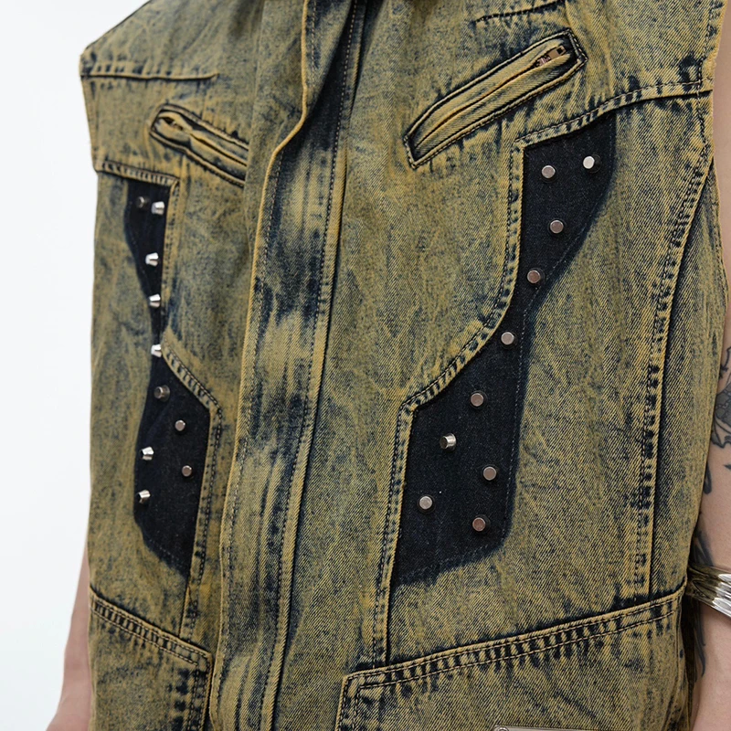 FEWQ Men Denim Vest Irregular Old Metal Rivet Design Feeling Sleeveless 2024 Vintage Contrast Color Male Tops Fashion 24E1103