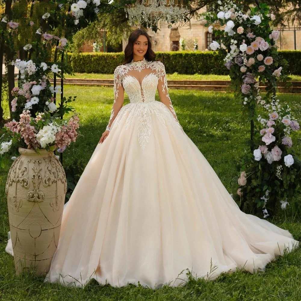 فساتين زفاف فاخرة برقبة عالية بطول الأرض وأكمام طويلة مزينة بالدانتيل مع ذيل شابيل مخصص #1