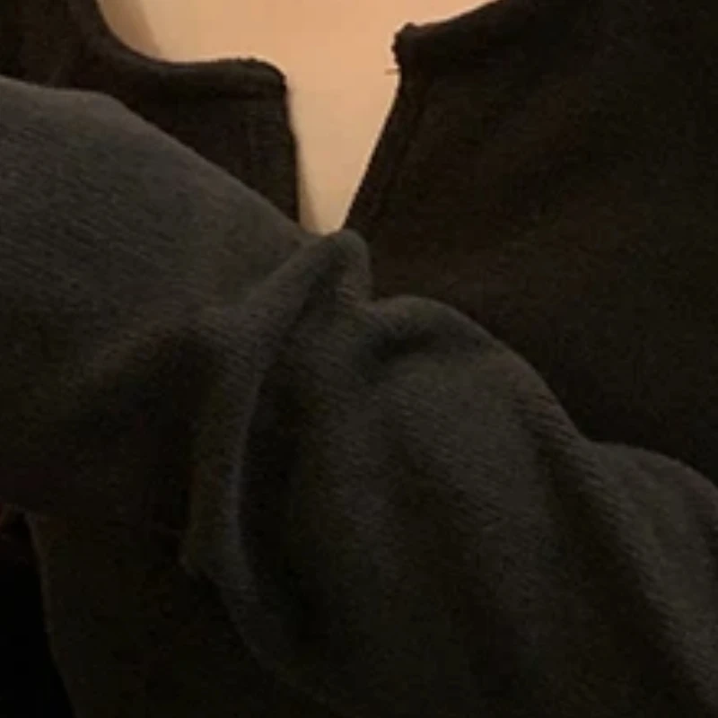 

Solid Color V-neck Bottoming Shirt, Straight Shoulder Slimming Long Sleeve T-shirt, Black And White Mourning Top For Women