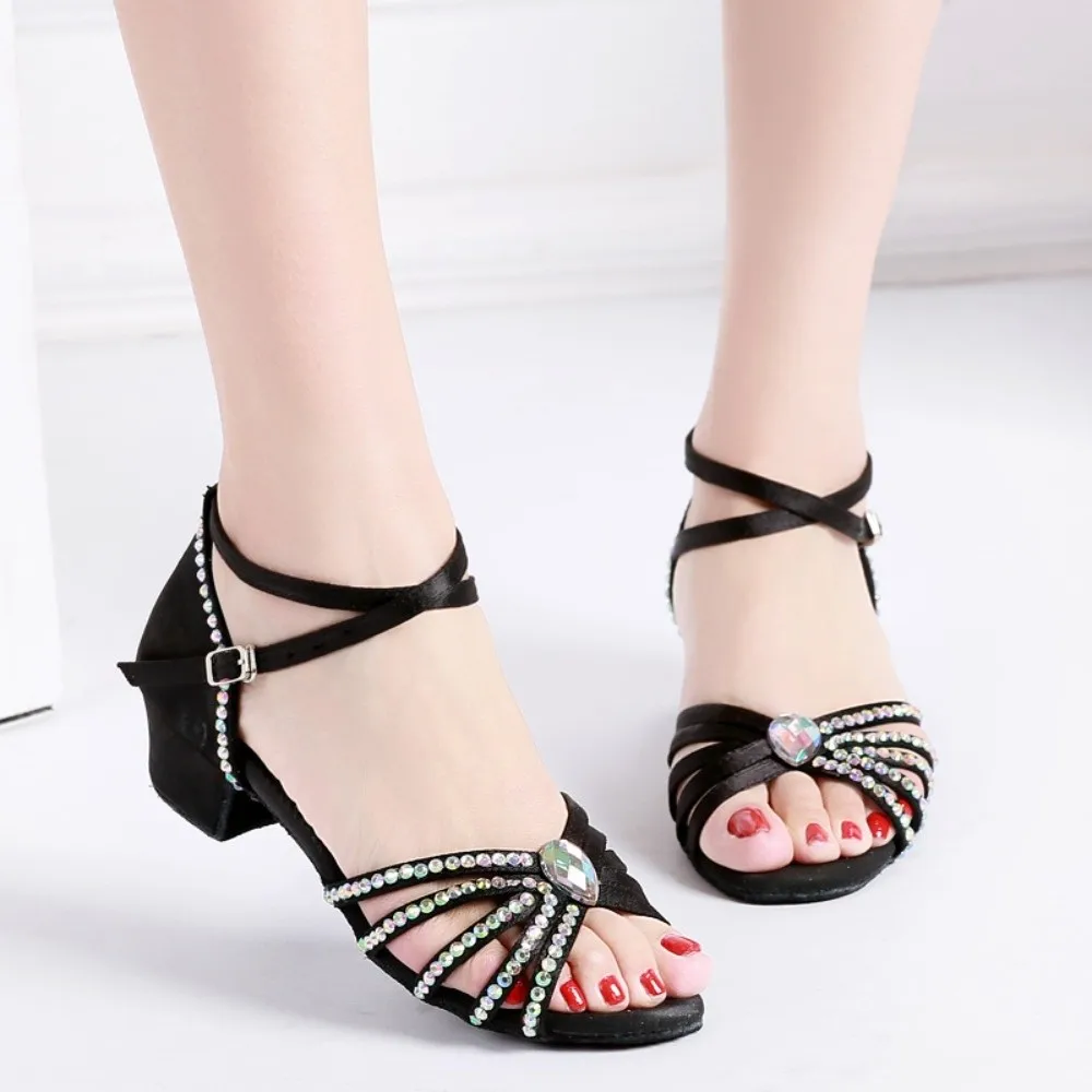 Chaussures de danse latine à talon bas, semelle souple, ajustement confortable, chaussures de danse de salon, décorées de strass, respirantes