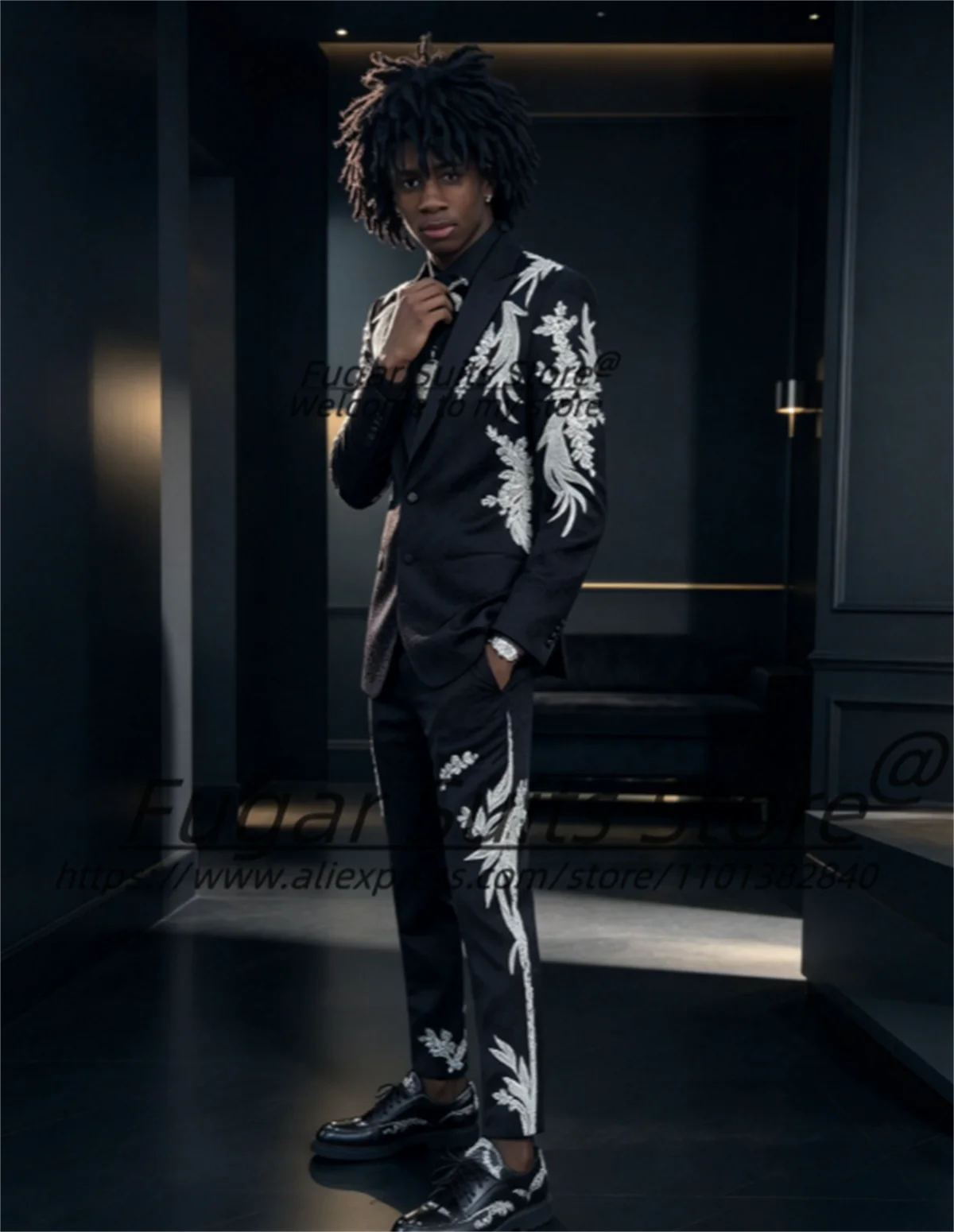 Elegant Black Velvet Men Suits Luxurious Floral Embroidery Peak Lapel Groom Wedding Tuxedos 2 Pieces Sets Prom Costume Homme