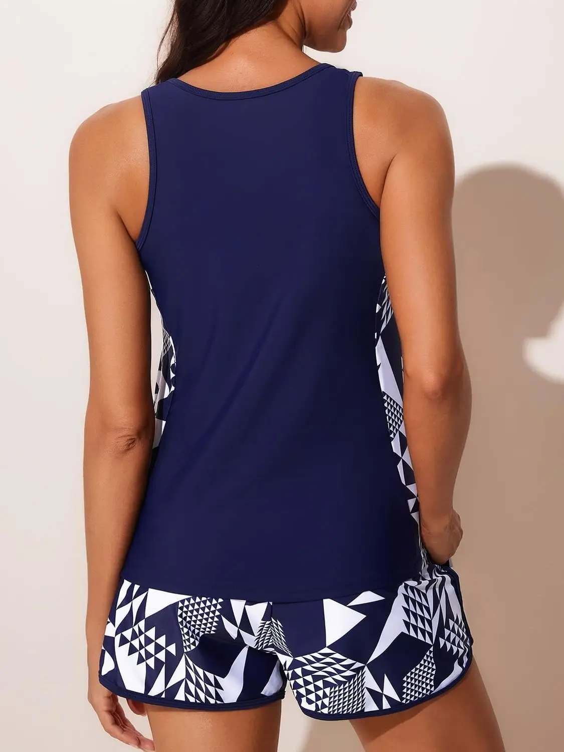 Nuevo Traje de Baño de Dos Piezas Estilo Chaleco Estampado, Efecto Adelgazante y Sexy para Mujer, Uso Térmico, Fondo Plano co...