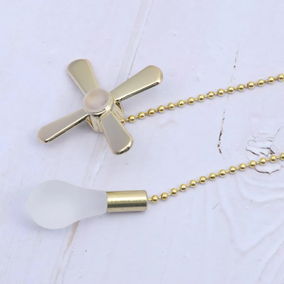 1Set Fan Pull Chain and Light Bulb Pendant Set Metal Beaded Round Smooth Surface for Ceiling Fan Ventilation Decor Golden