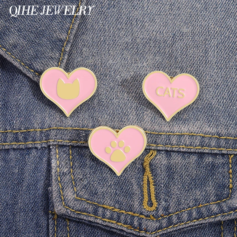 

Cute Cat Paw Print Cat Footprint Enamel Pins Charm Fashion Pink Heart Shape Brooches Backpack Lapel Badge Jewelry Gift Love Cats
