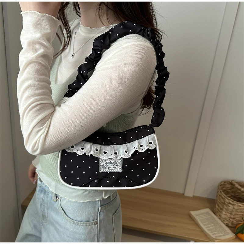 Gepunktete Spitzen-Rüschen-Unterarmtasche Süße Kleine Schultertasche mit Gerafftem Griff Hobo-Handtasche Damen Y2k Mini Quadratische Reißverschluss-Handtasche mit Schleife – Detail 8