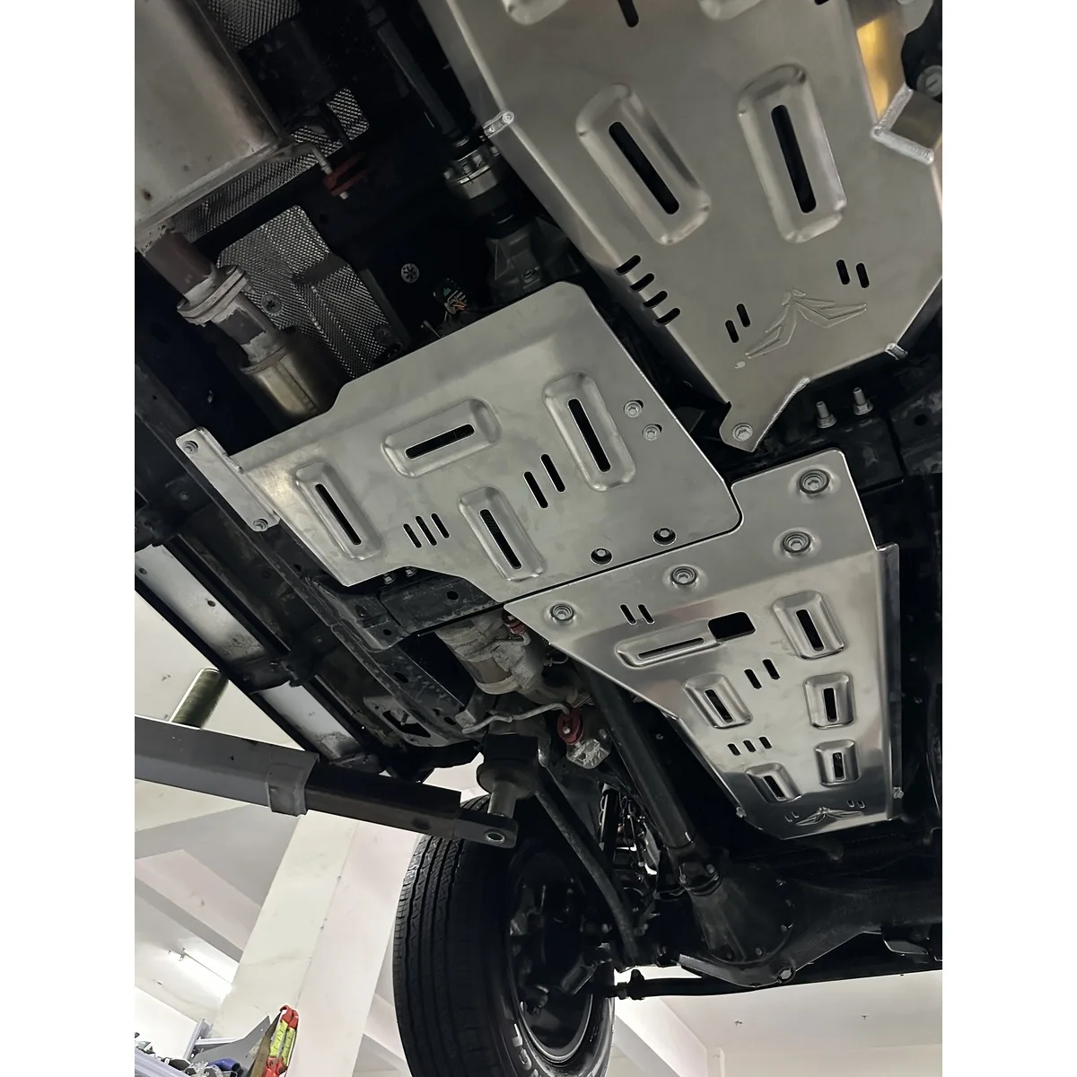 

Customized Production of 8mm Aluminum Magnesium Alloy Bottom Guard Kit Suitable ForBAIC 212