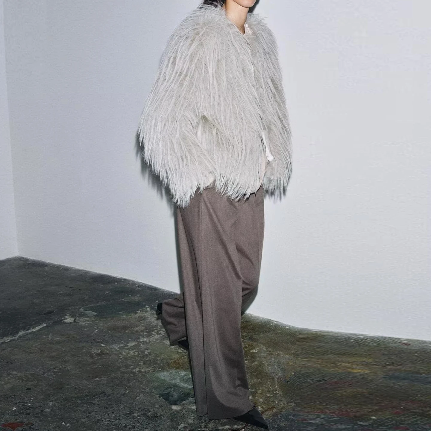 Sztuczny futro z efektem futra, płaszcz damski, odzież wierzchnia, nowość 2025, dopasowany krój, długość ort, włókno poliestrowe