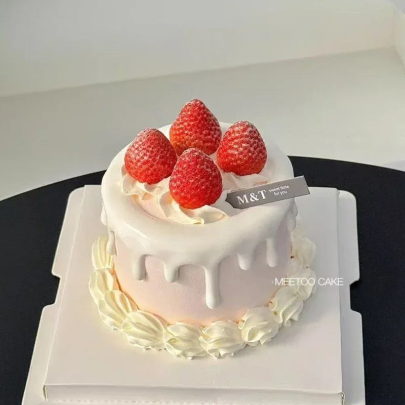 4-inch Pink Strawberry Mini Plastic Simulation Birthday Cake Model Decoration Showcase Dessert Sample Display Photography Props