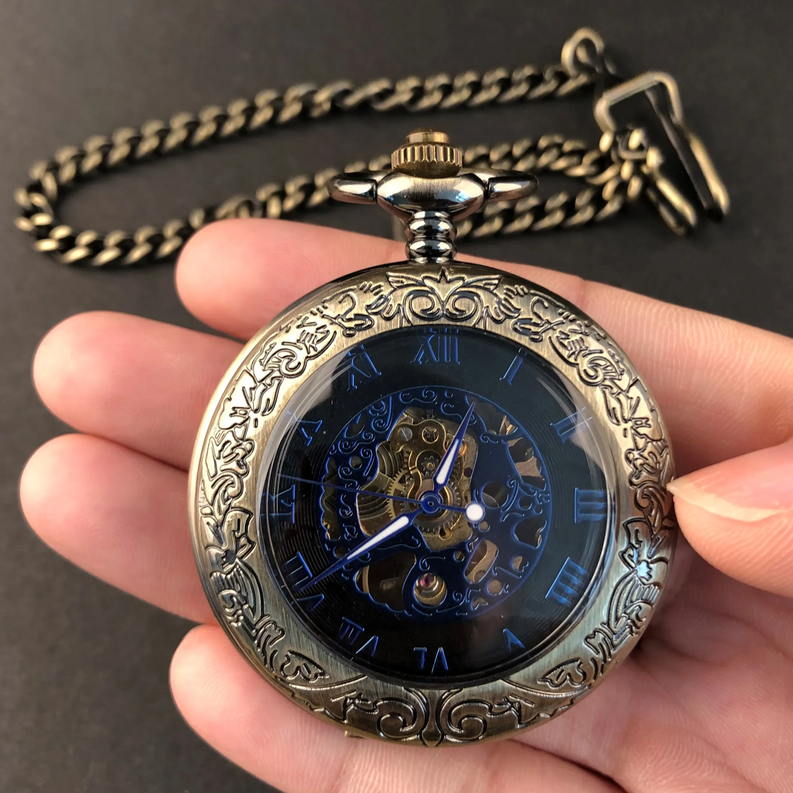 Montre de poche mécanique à remontage manuel pour hommes, miroir en verre transparent, chiffres romains, cadran bleu, collier