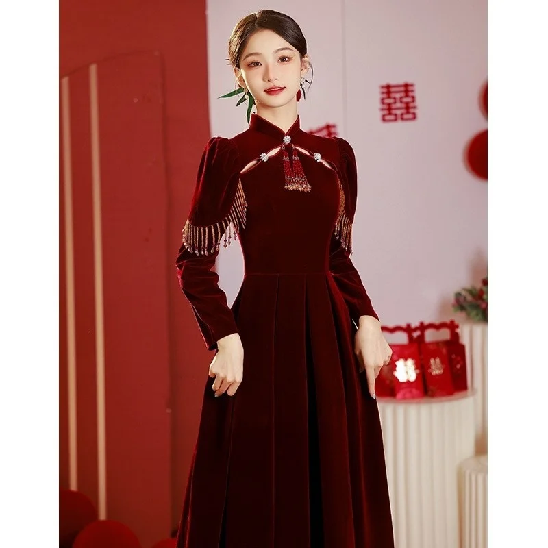 

Long-sleeved velvet toasting new fashionable casual red dress for people