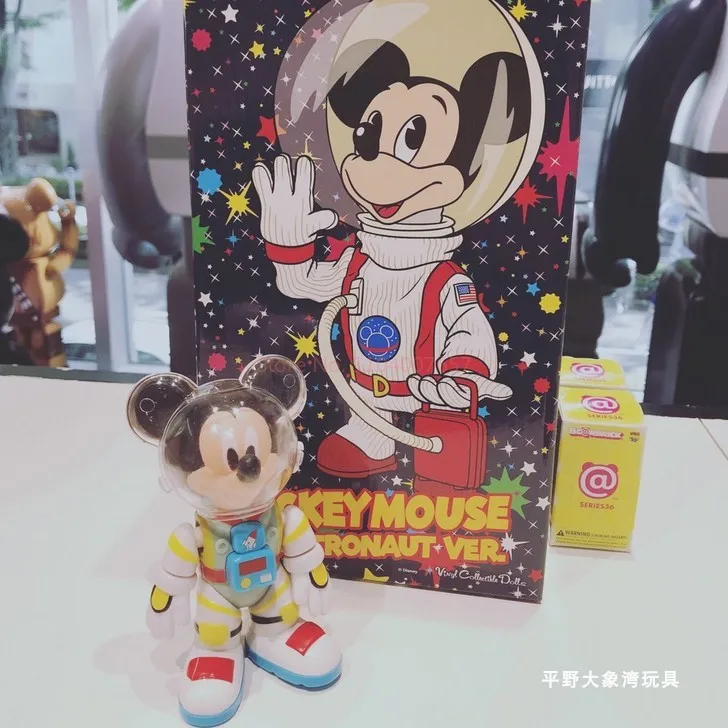 Disney Mickey Mouse Kawaii astronauta Action Figures Anime Movie Holiday Gift Stellalou Building Mermaid Ornaments Girls Boys Gif