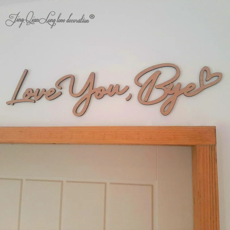 ป้ายไม้สลักข้อความ 'รักนะ ลาก่อน' สำหรับติดเหนือประตูทางเข้า ทำจากไม้ธรรมชาติ