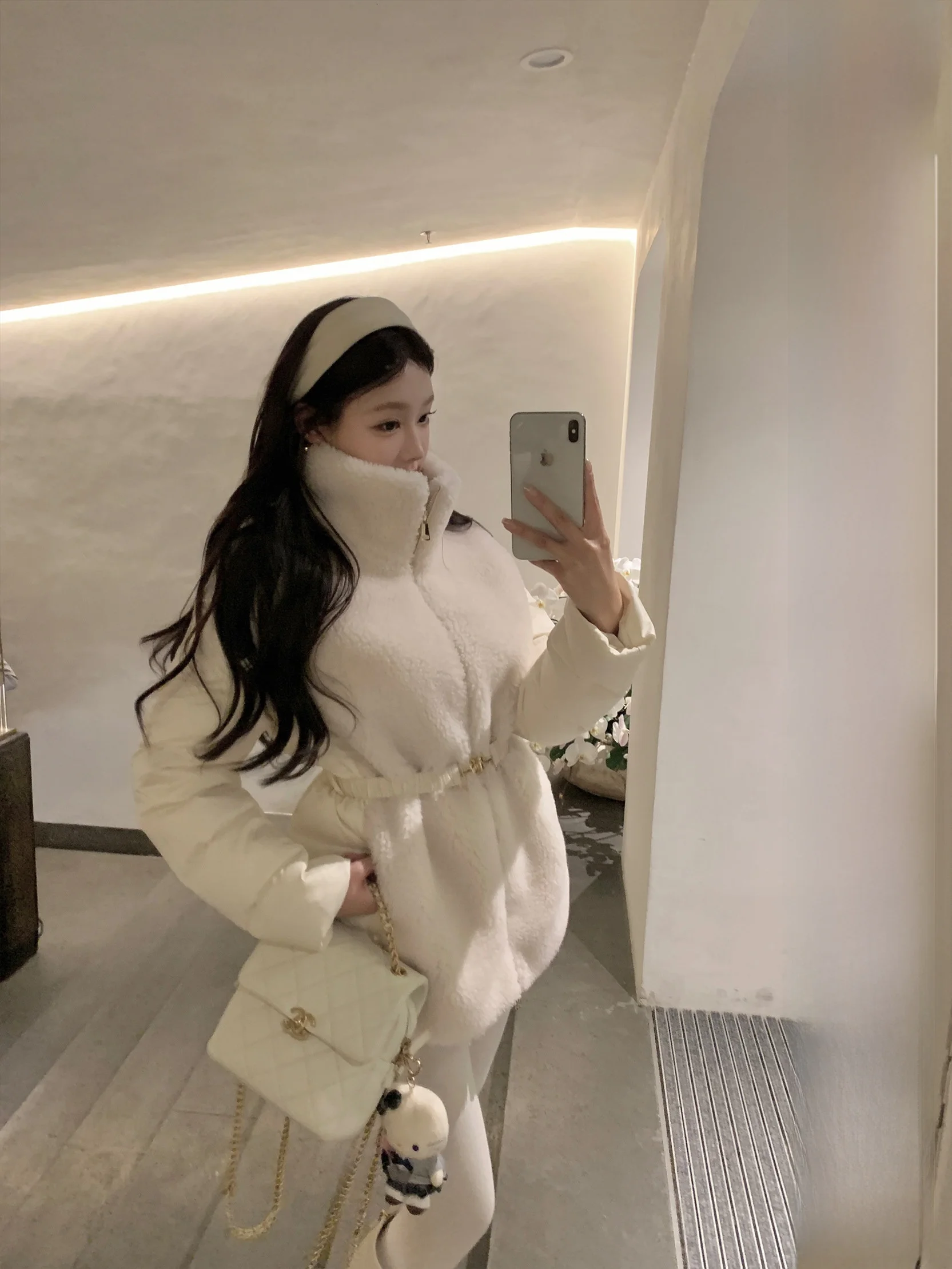 

Женский пуховик Dearhua с 95% белым гусиным пухом, жилет из овчины, повседневный, теплый, с длинными рукавами, воротником-стойкой и застежкой-молнией