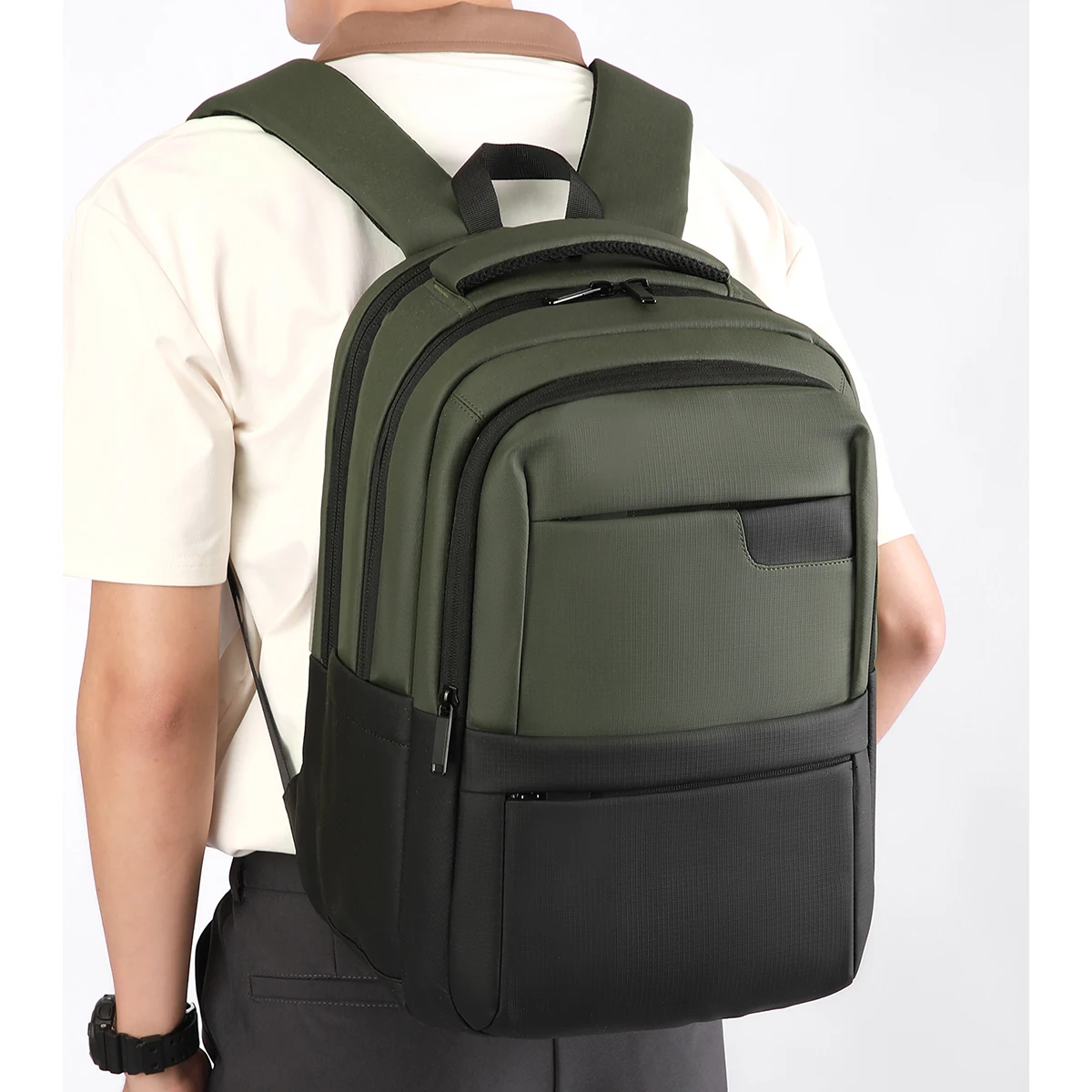 

Backpack for Men, Large Capacity Backpack, 2026 New Model, Business Travel Computer Bag, Men's School Bag, Carry-On Bag, Outdoor Camping