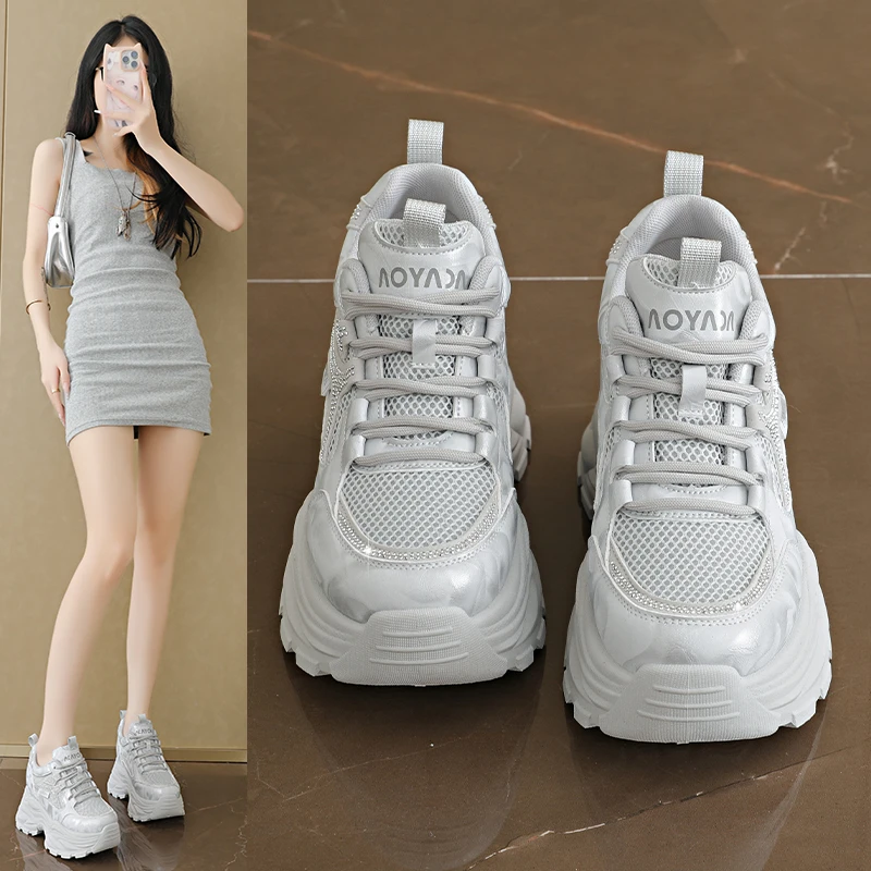 Sneakers da donna con plateau  - Street Fashion Ladies recensione e prezzo