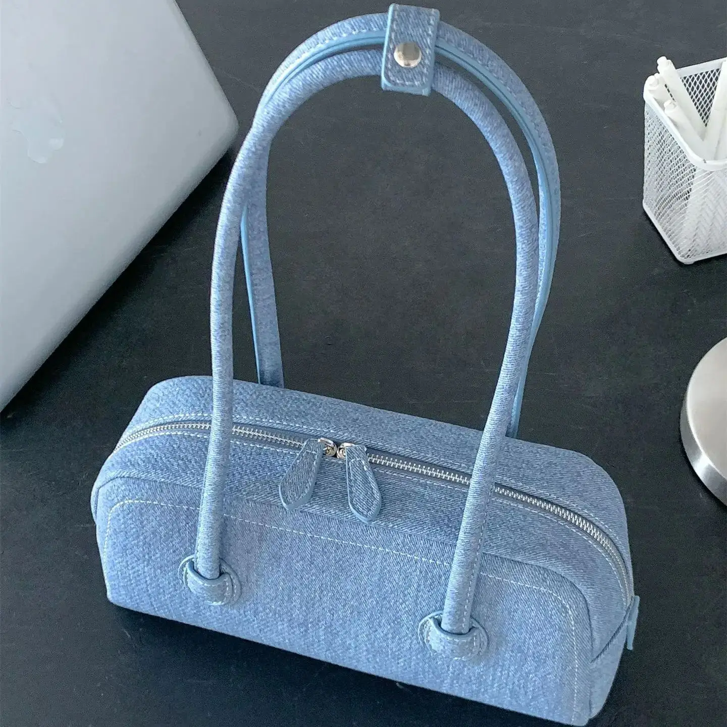

2025 New Boston Bag Luxury Designer Jeans Bag Casual Underarm Handbag For Women Large Capacity Business Commute Shoulder Bag