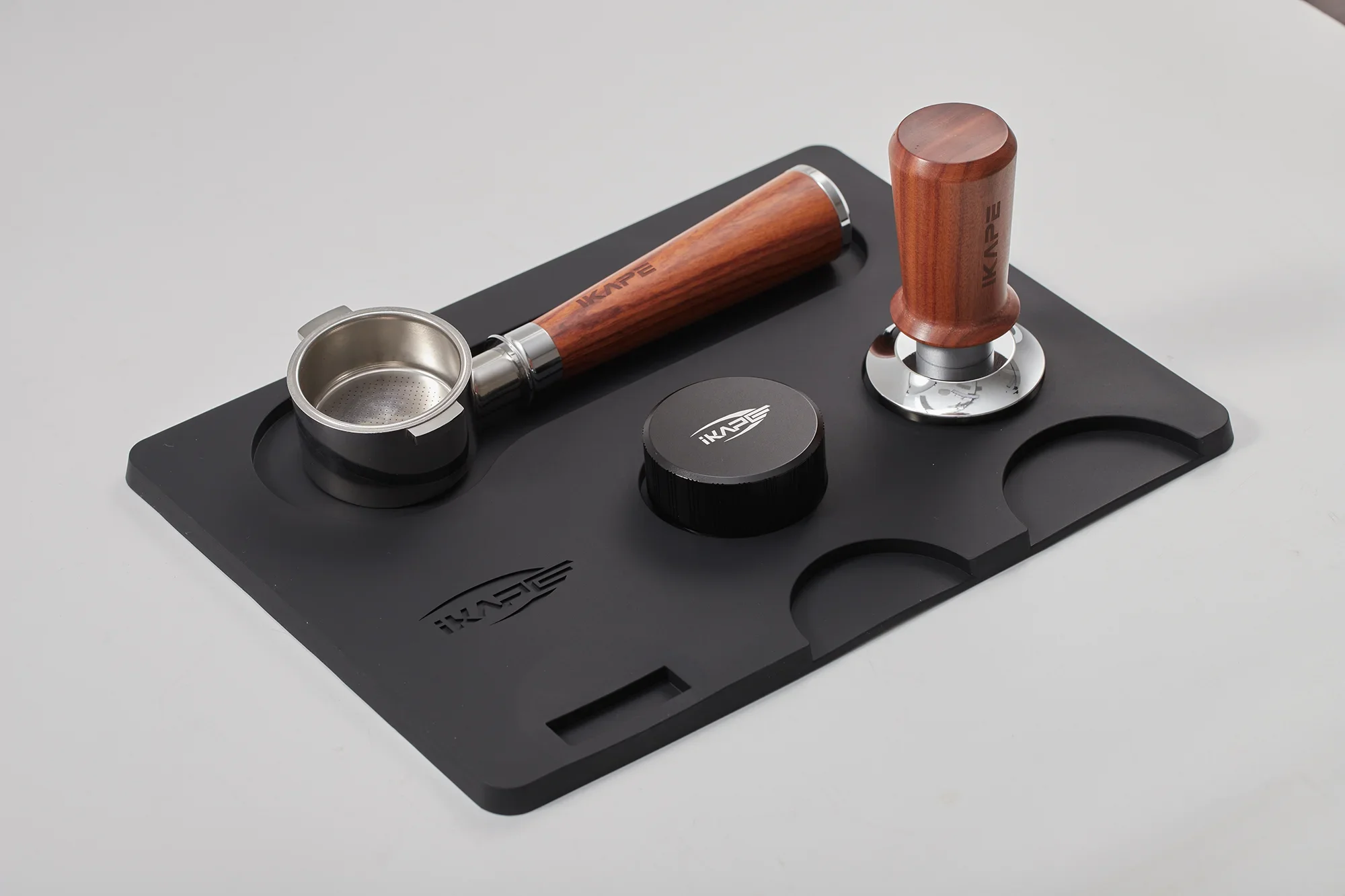 IKAPE-Espresso Tamper Station Mat, Distribuidor e Titular Portafilter, Alimentos seguros e antiderrapante Silicone Coffee Mat