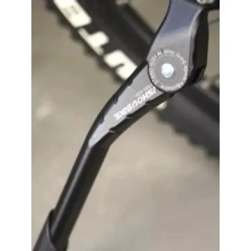 قطعة واحدة جديدة لمسند سبائك الألومنيوم القابل للتعديل بثلاثة فتحات للدراجة - فتحة مزدوجة جانبية لدعم القدم الرياضية في الهواء الطلق المشهورة #3