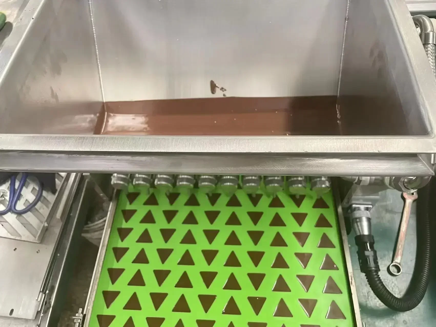 Small Entrepreneurship Desktop Candy Maker Chocolate Soft Sweet Pouring Machine Verschiedene Sweet Candy Maker