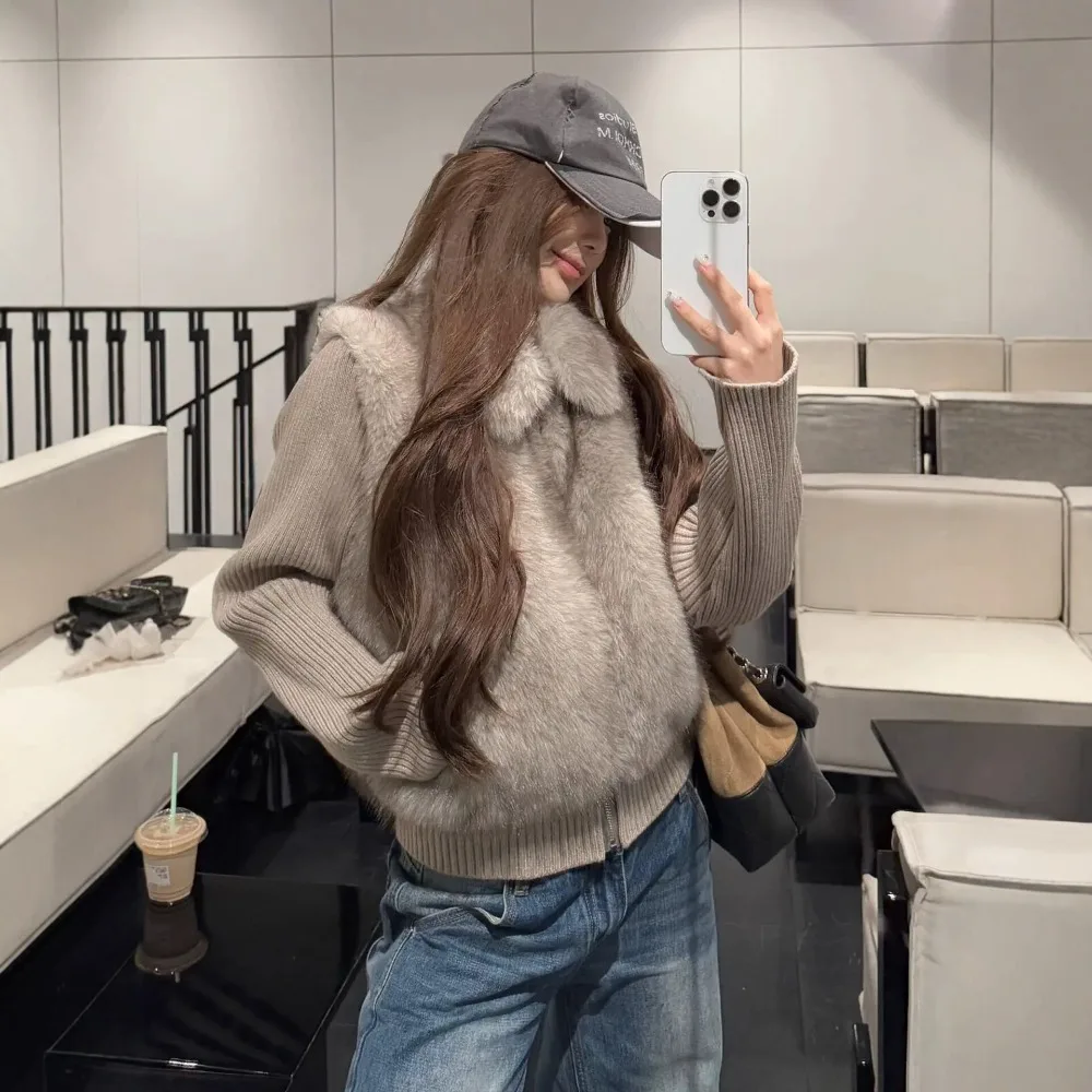 Fashion Eco-friendly Fur Fur Jacket Women's Short Small Knitted Sleeves Removable 2026 Winter New Texture Unique Fashion Simple