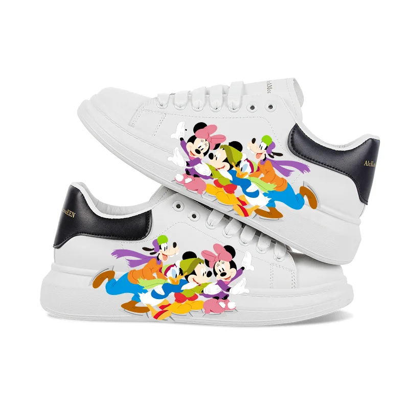 Рисунок 4 - Кроссовки с мультяшным Микки Маусом