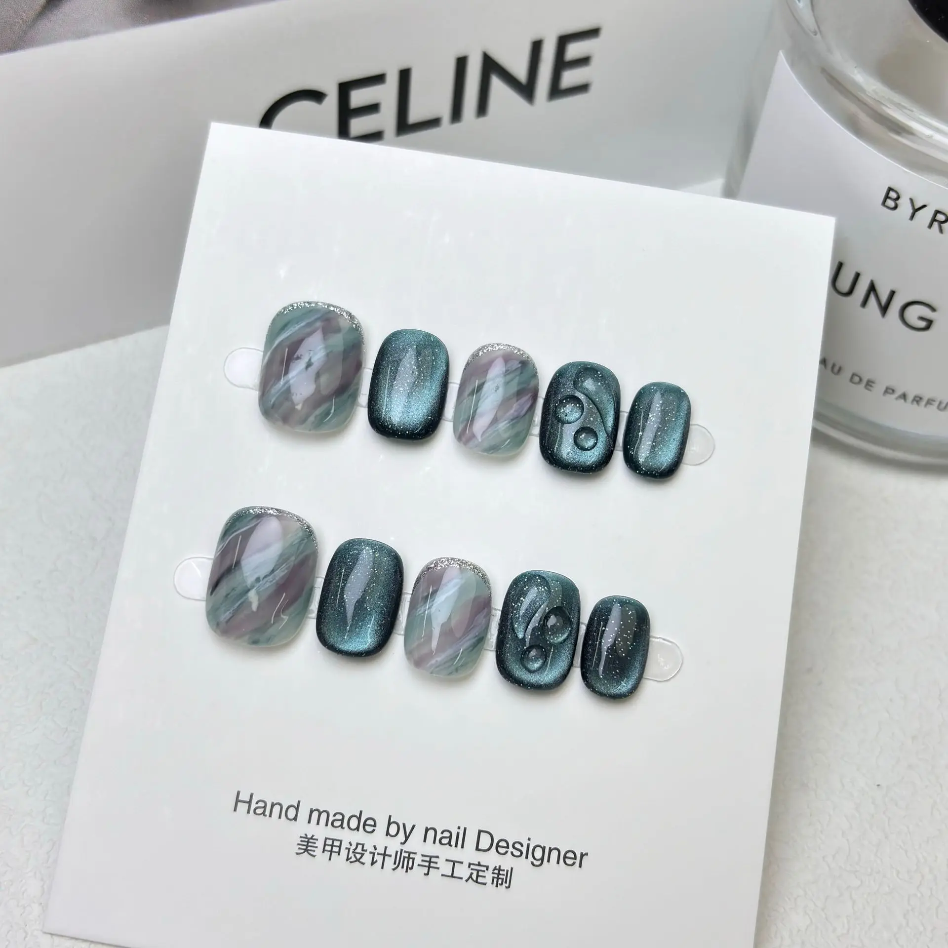 10 قطعة الصحافة اليدوية على الأظافر قطرة الماء تبييض انفصال قصيرة لطيف الأظافر كاذبة تلميح الفن فتاة هدية